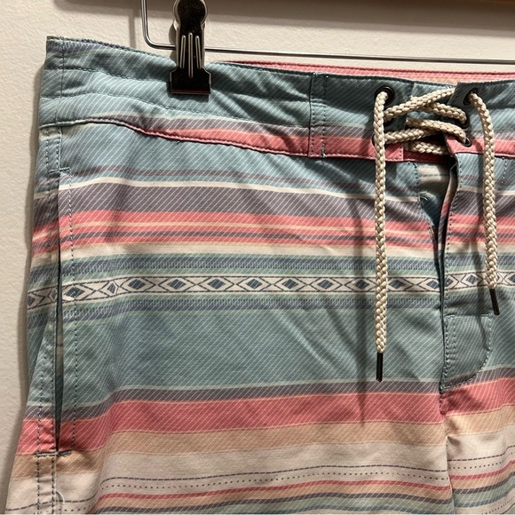 FAHERTY Classic 7-Inch Boardshort Coastal Shores size 32 - Picture 2 of 6